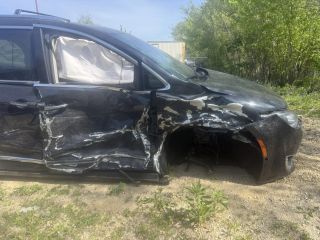 2019 Chrysler Pacifica Limited - Primary Damage Straight On Image